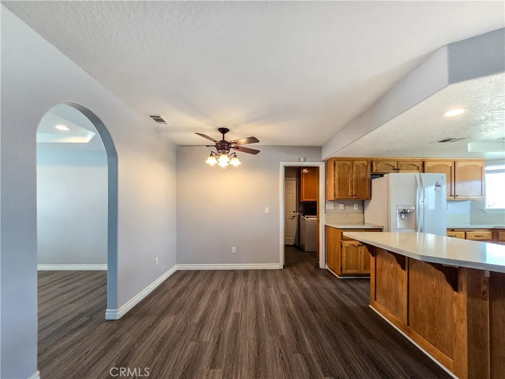 11043 Pinon Avenue Hesperia, CA 92345