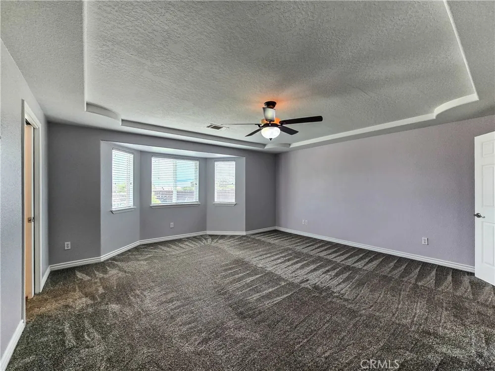 11043 Pinon Avenue Hesperia, CA 92345