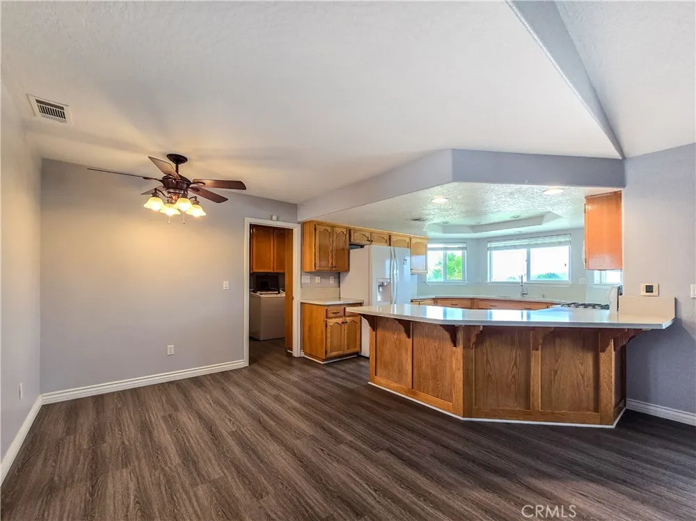 11043 Pinon Avenue Hesperia, CA 92345