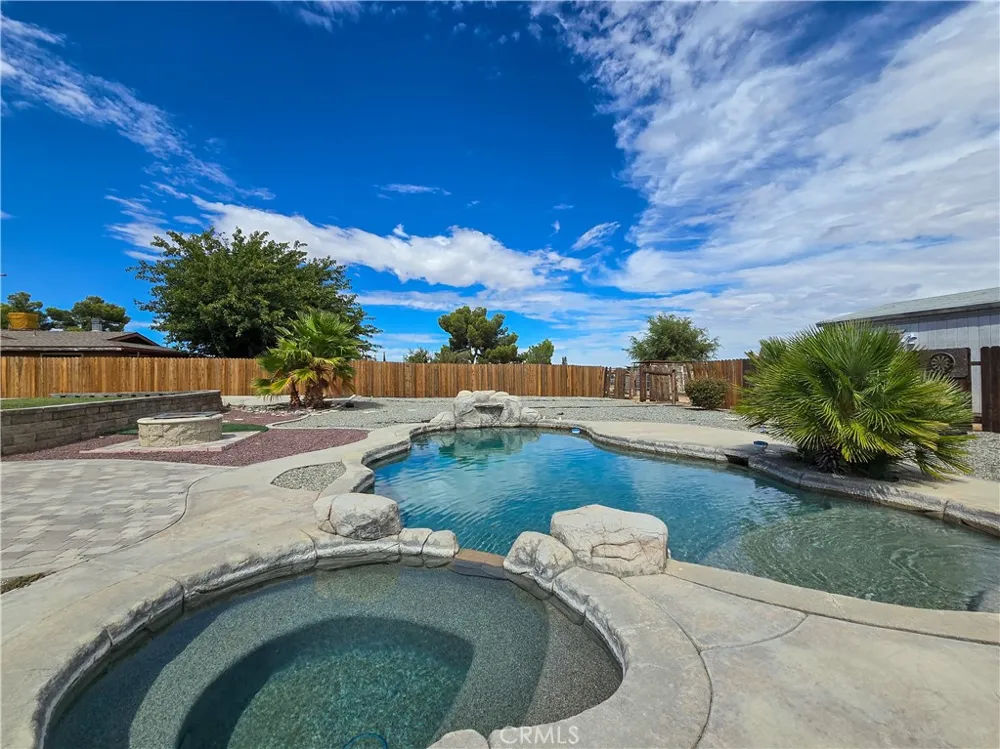 11043 Pinon Avenue Hesperia, CA 92345