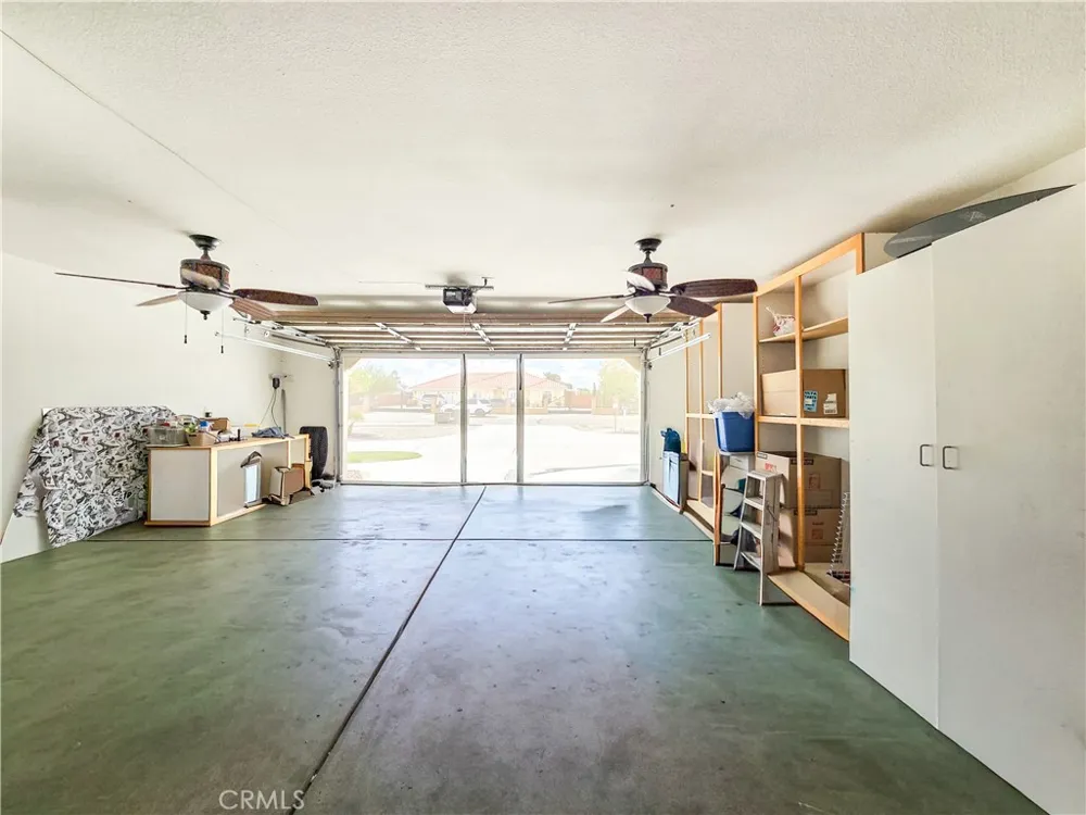 11043 Pinon Avenue Hesperia, CA 92345