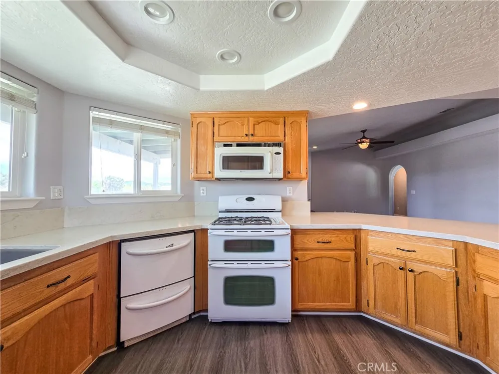 11043 Pinon Avenue Hesperia, CA 92345