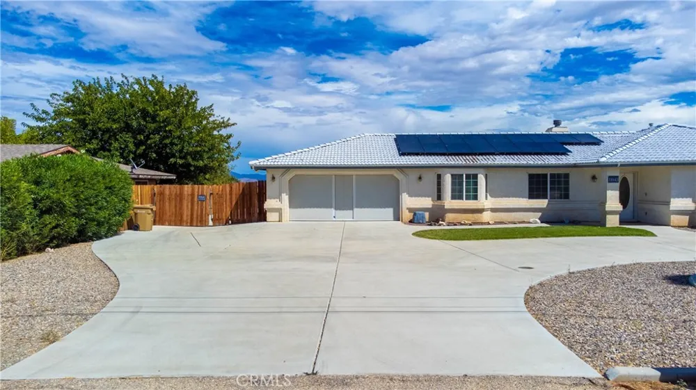11043 Pinon Avenue Hesperia, CA 92345
