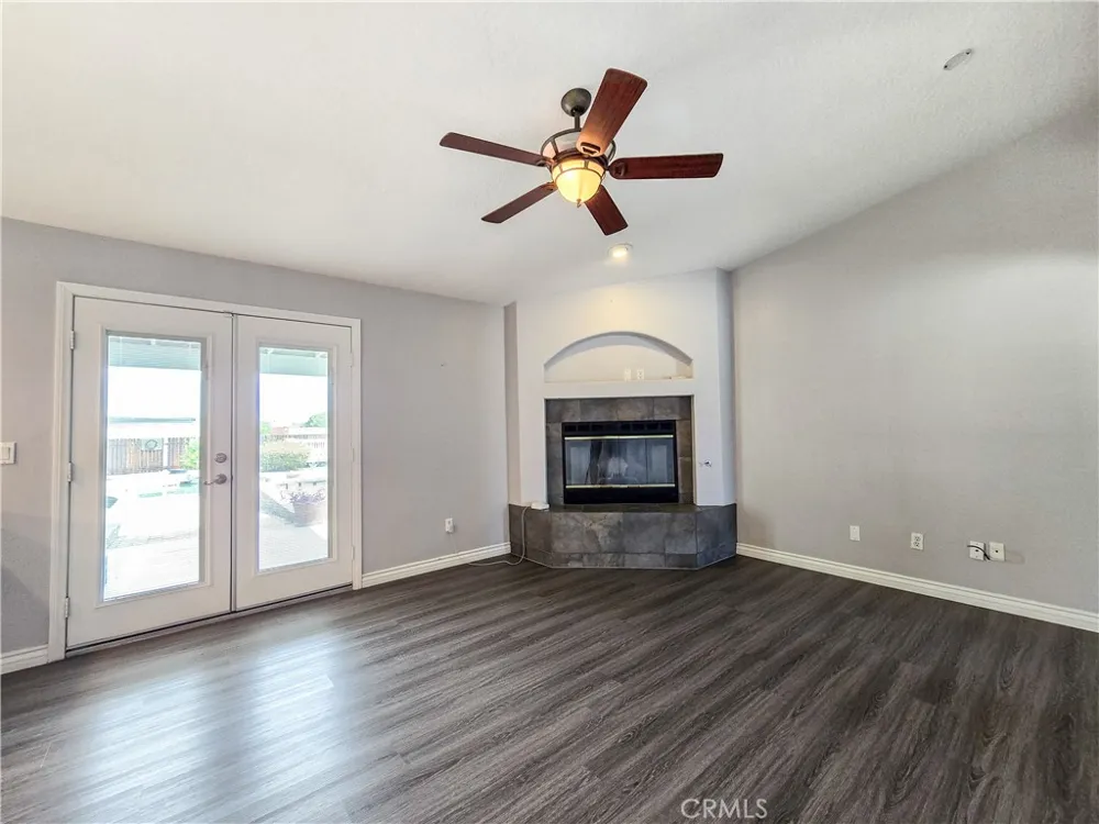 11043 Pinon Avenue Hesperia, CA 92345