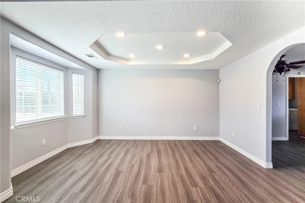 11043 Pinon Avenue Hesperia, CA 92345
