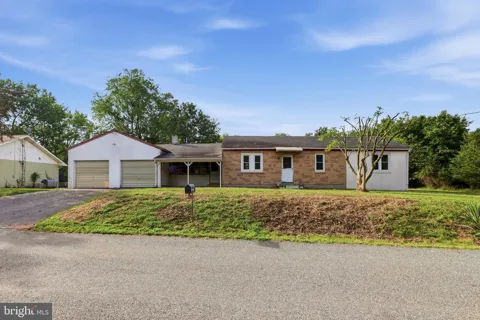 1033 WALT ROAD