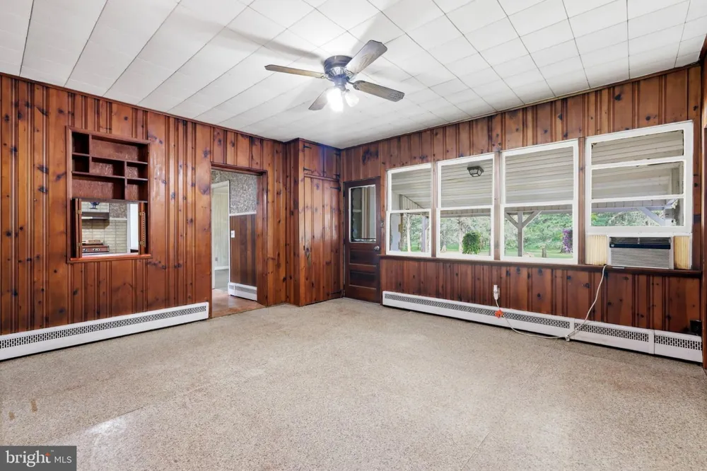 1033 WALT ROAD Pennsburg, PA 18073