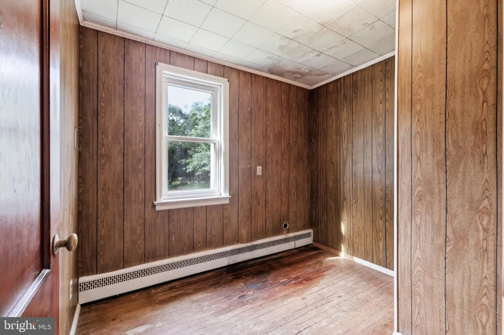 1033 WALT ROAD Pennsburg, PA 18073