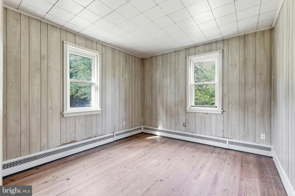 1033 WALT ROAD Pennsburg, PA 18073
