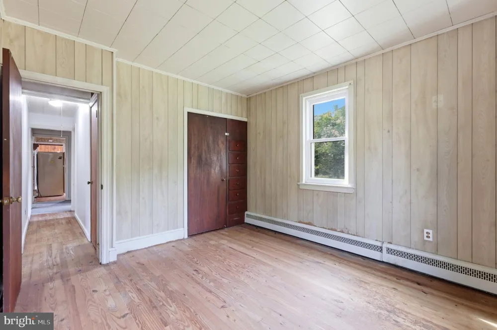 1033 WALT ROAD Pennsburg, PA 18073