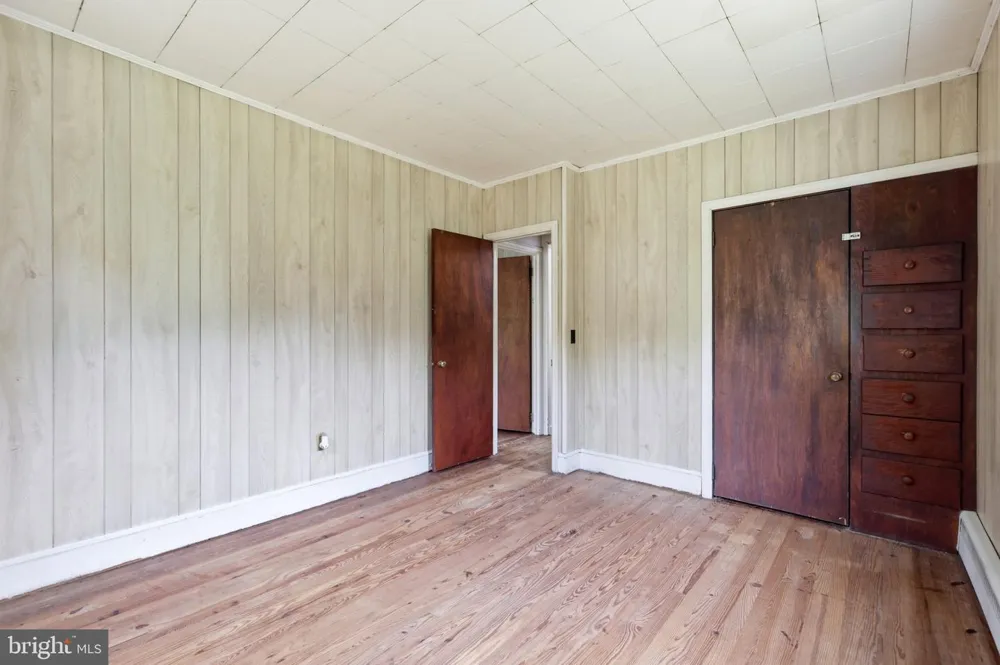 1033 WALT ROAD Pennsburg, PA 18073