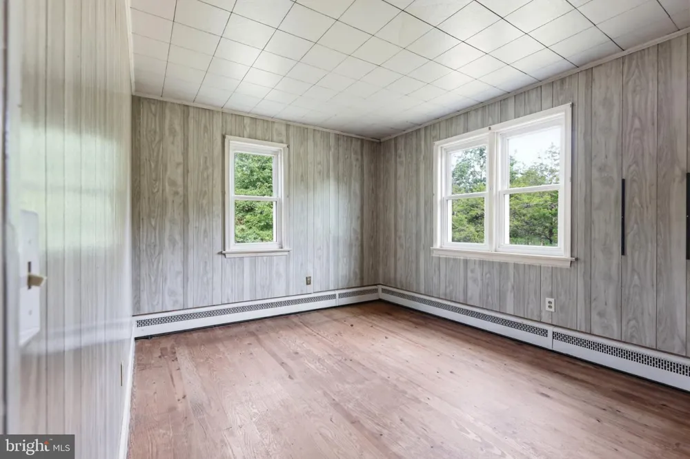 1033 WALT ROAD Pennsburg, PA 18073
