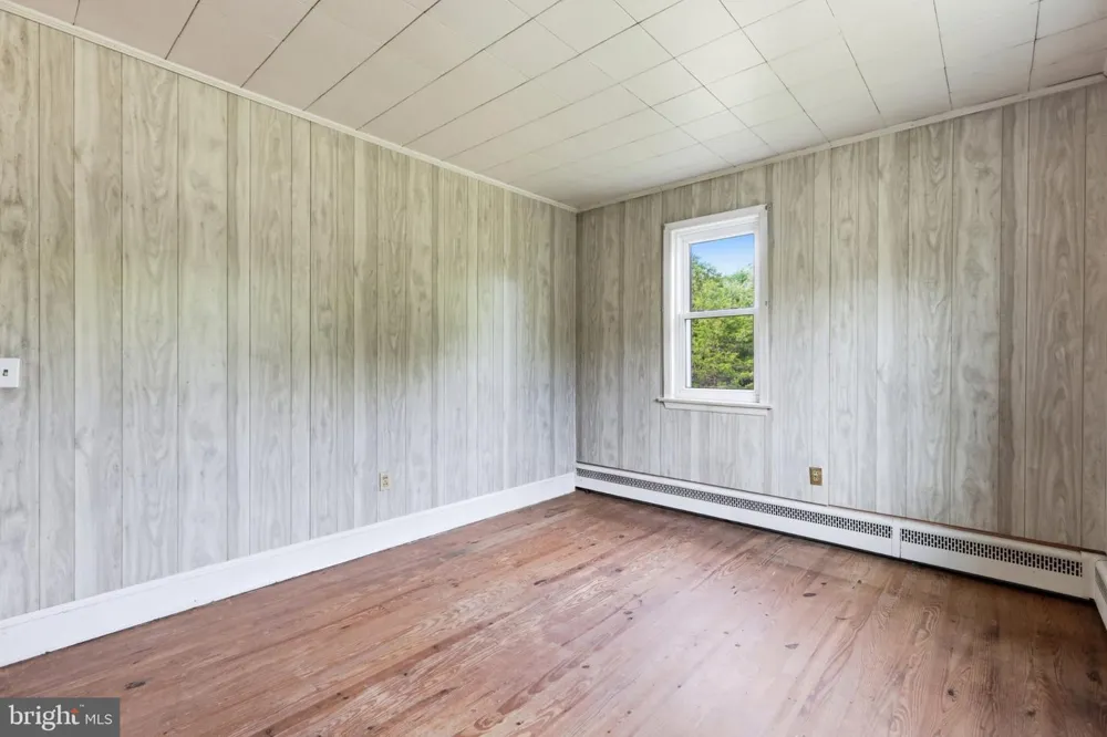 1033 WALT ROAD Pennsburg, PA 18073
