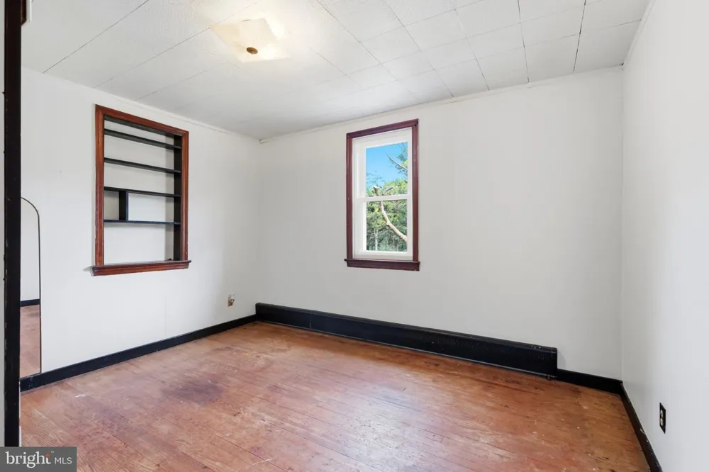 1033 WALT ROAD Pennsburg, PA 18073