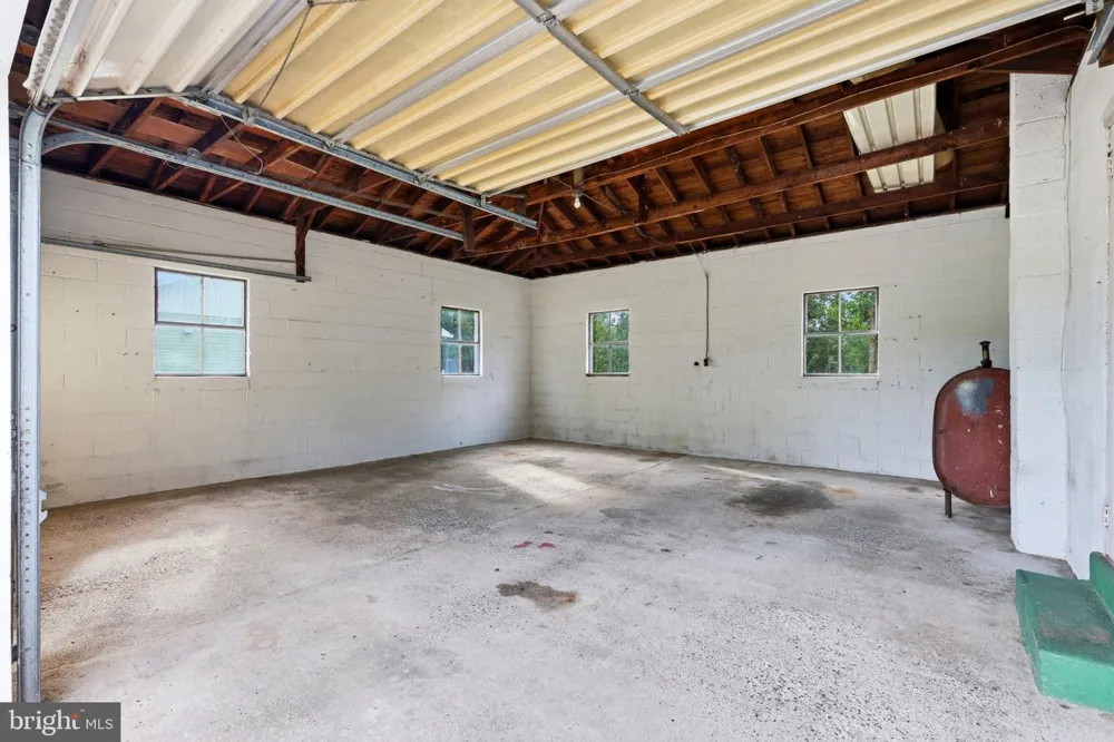 1033 WALT ROAD Pennsburg, PA 18073