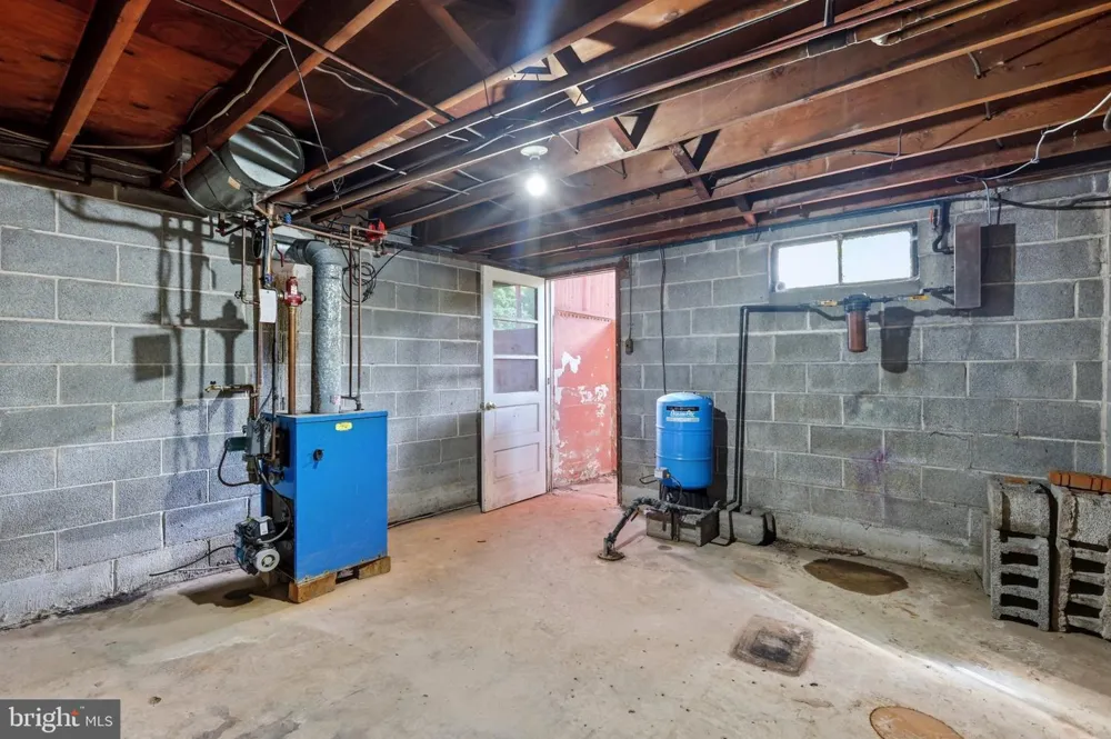 1033 WALT ROAD Pennsburg, PA 18073