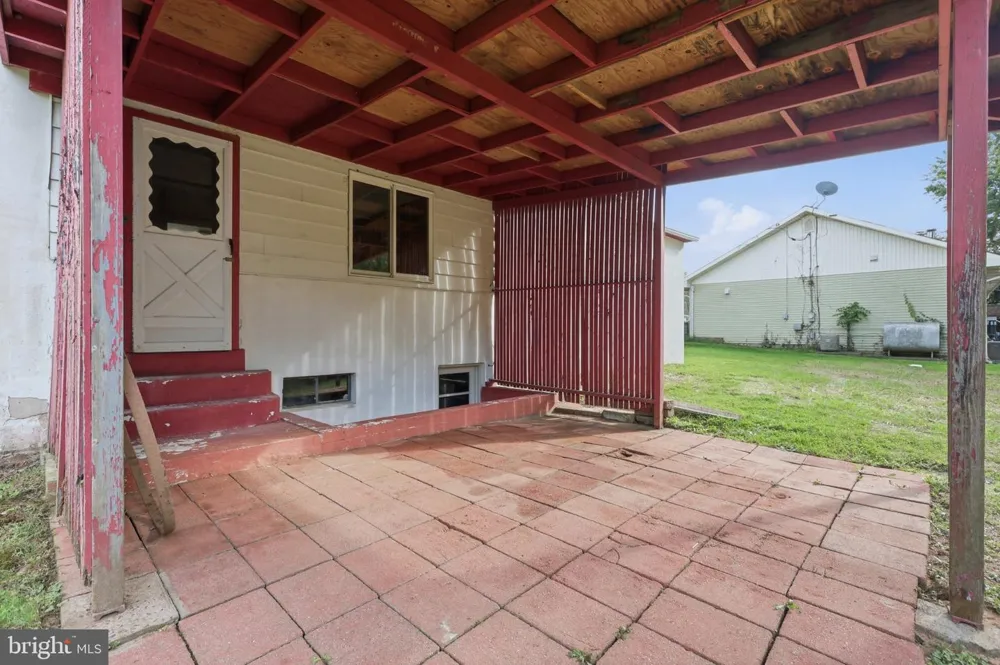 1033 WALT ROAD Pennsburg, PA 18073