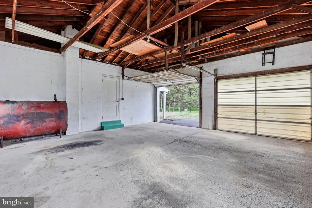 1033 WALT ROAD Pennsburg, PA 18073