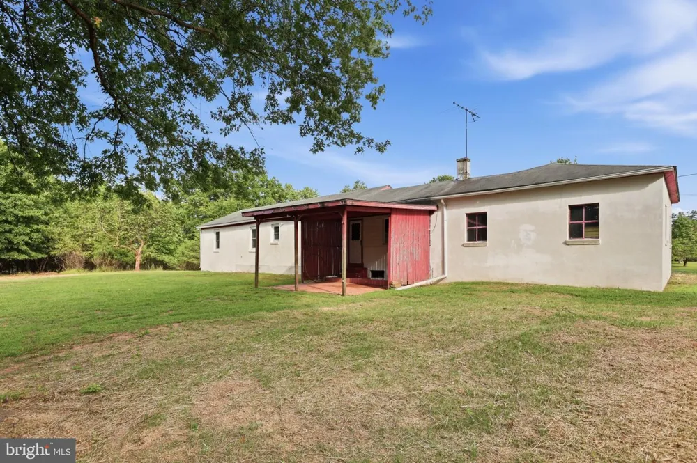 1033 WALT ROAD Pennsburg, PA 18073