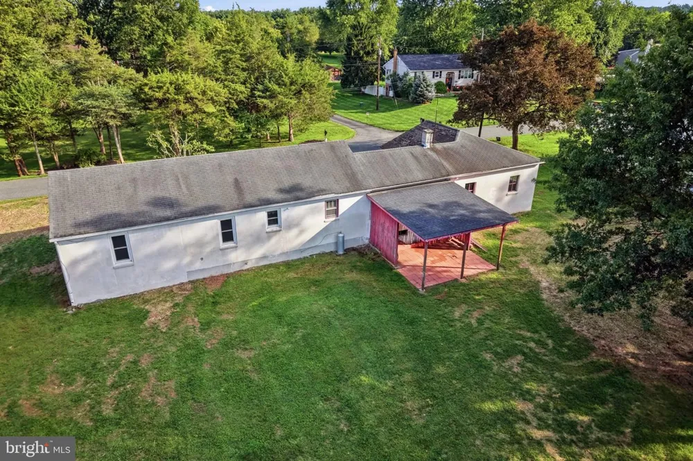 1033 WALT ROAD Pennsburg, PA 18073