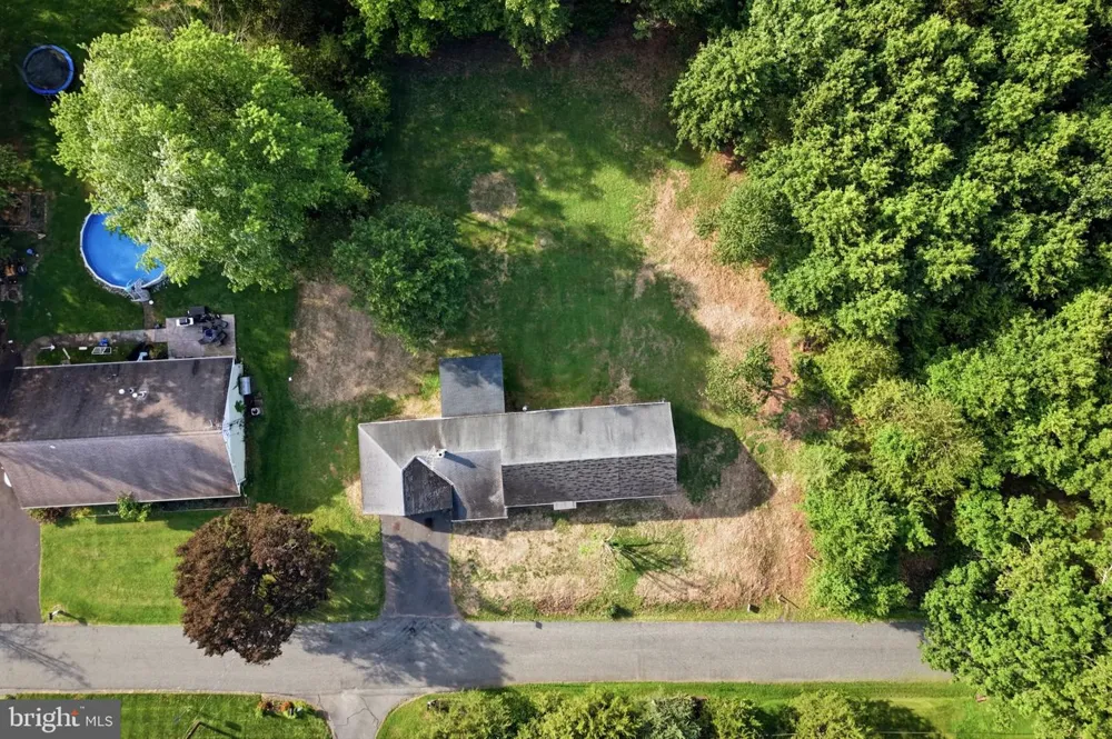 1033 WALT ROAD Pennsburg, PA 18073