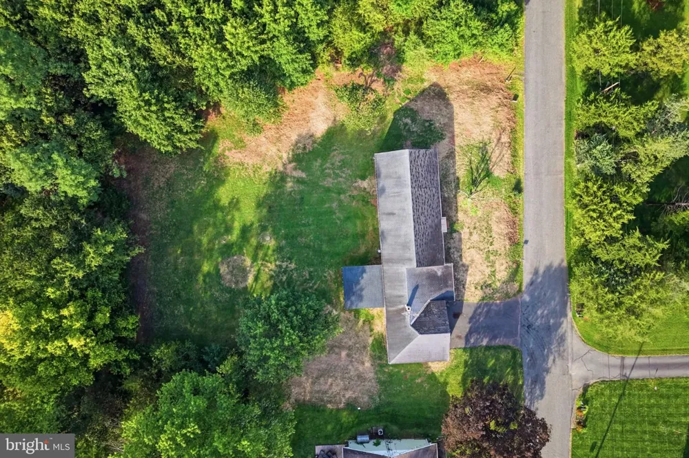 1033 WALT ROAD Pennsburg, PA 18073