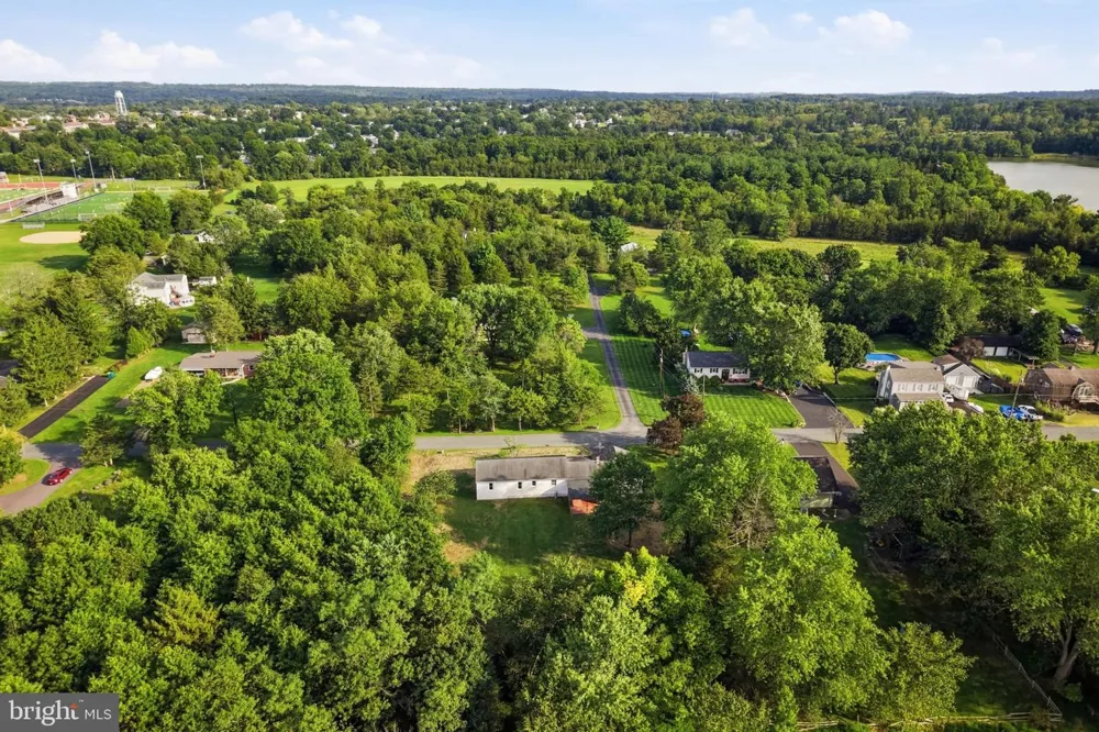 1033 WALT ROAD Pennsburg, PA 18073