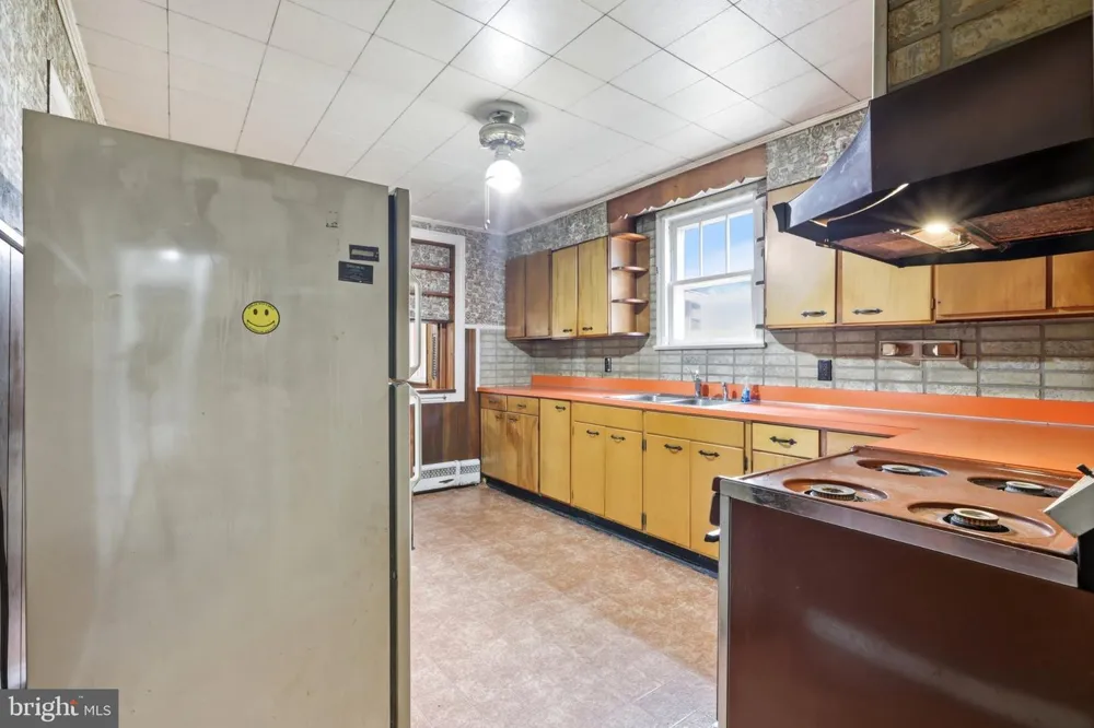 1033 WALT ROAD Pennsburg, PA 18073