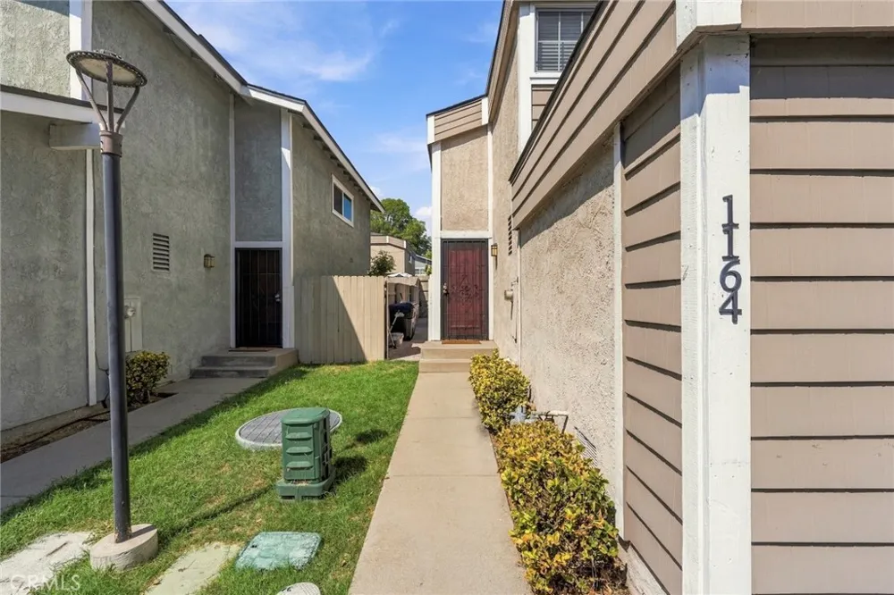 1164 Lyman Covina, CA 91724