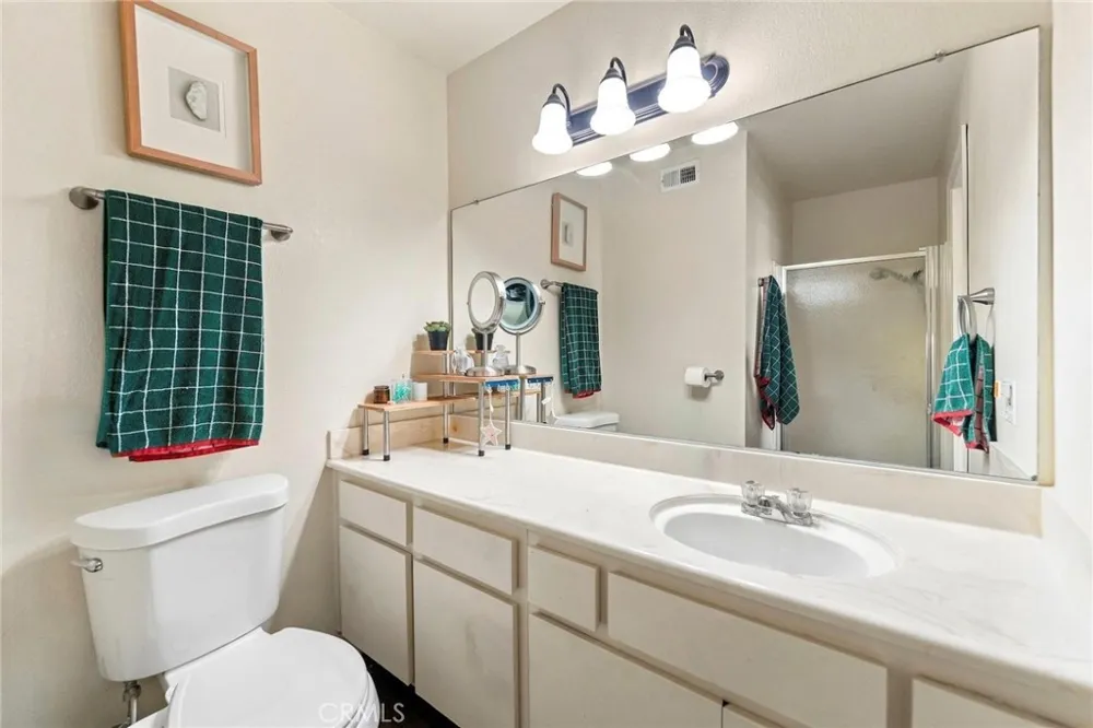 1164 Lyman Covina, CA 91724