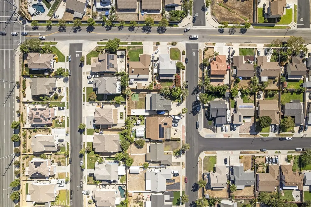 15670 Jackson Fontana, CA 92336