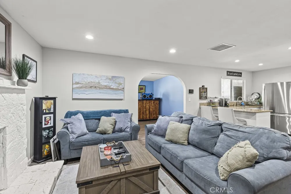 15670 Jackson Fontana, CA 92336