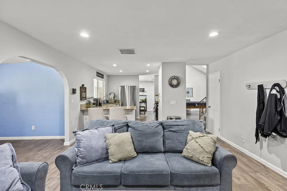 15670 Jackson Fontana, CA 92336