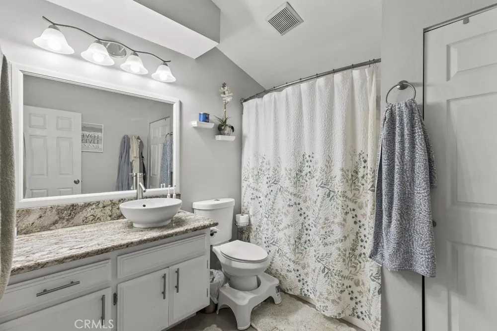 15670 Jackson Fontana, CA 92336