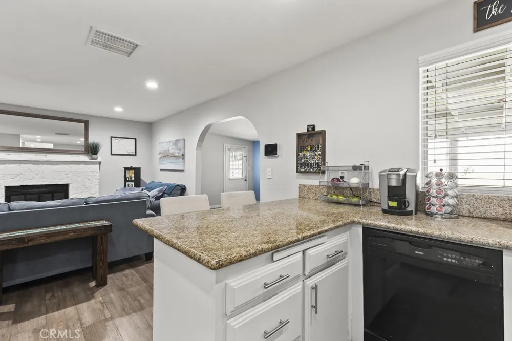 15670 Jackson Fontana, CA 92336
