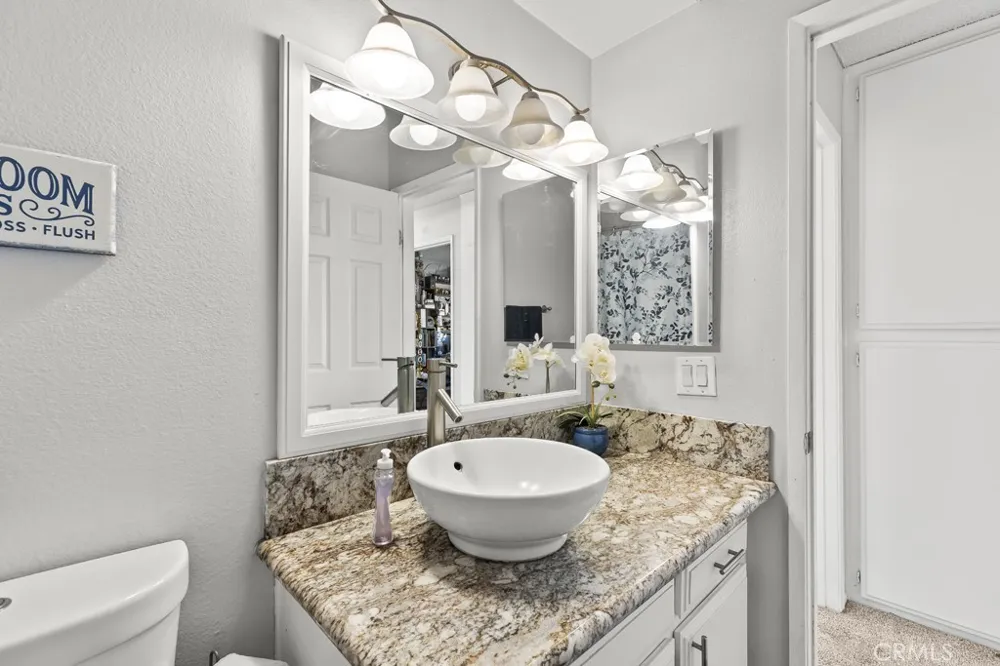 15670 Jackson Fontana, CA 92336