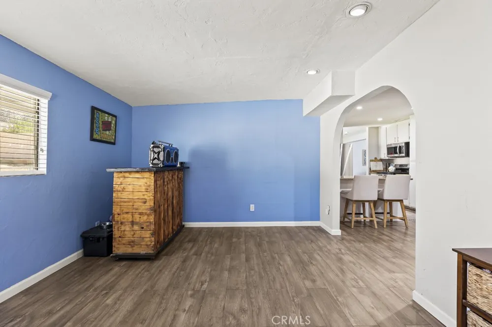 15670 Jackson Fontana, CA 92336