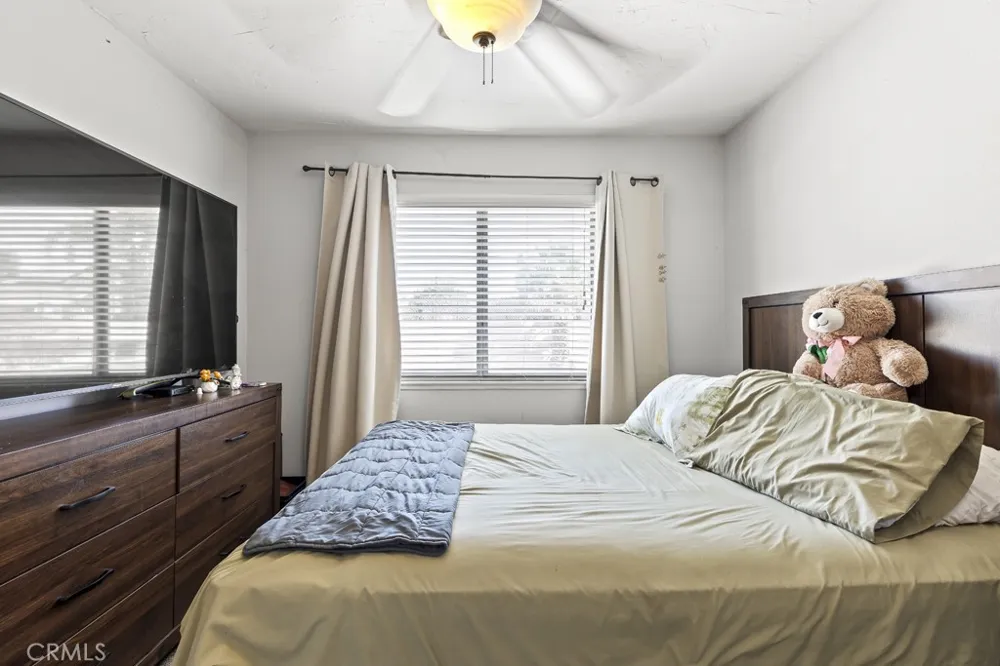 15670 Jackson Fontana, CA 92336
