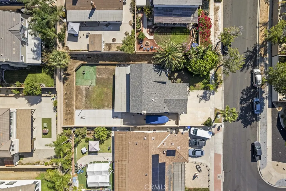 15670 Jackson Fontana, CA 92336
