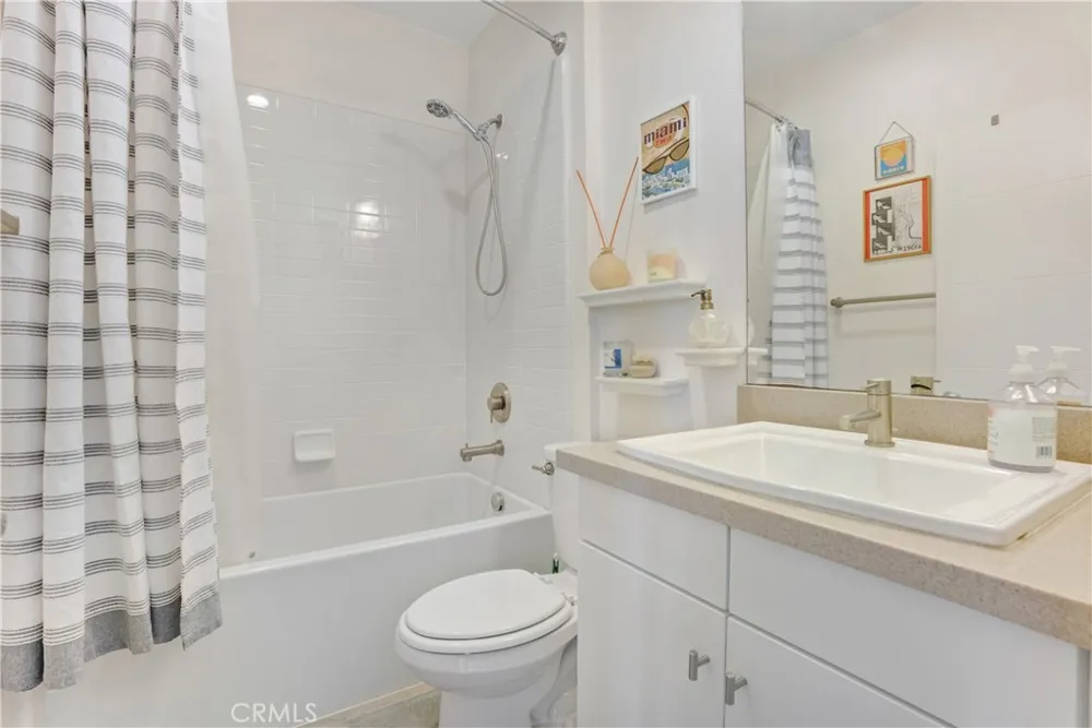5640 Observation Los Angeles, CA 90028
