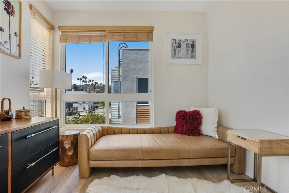 5640 Observation Los Angeles, CA 90028