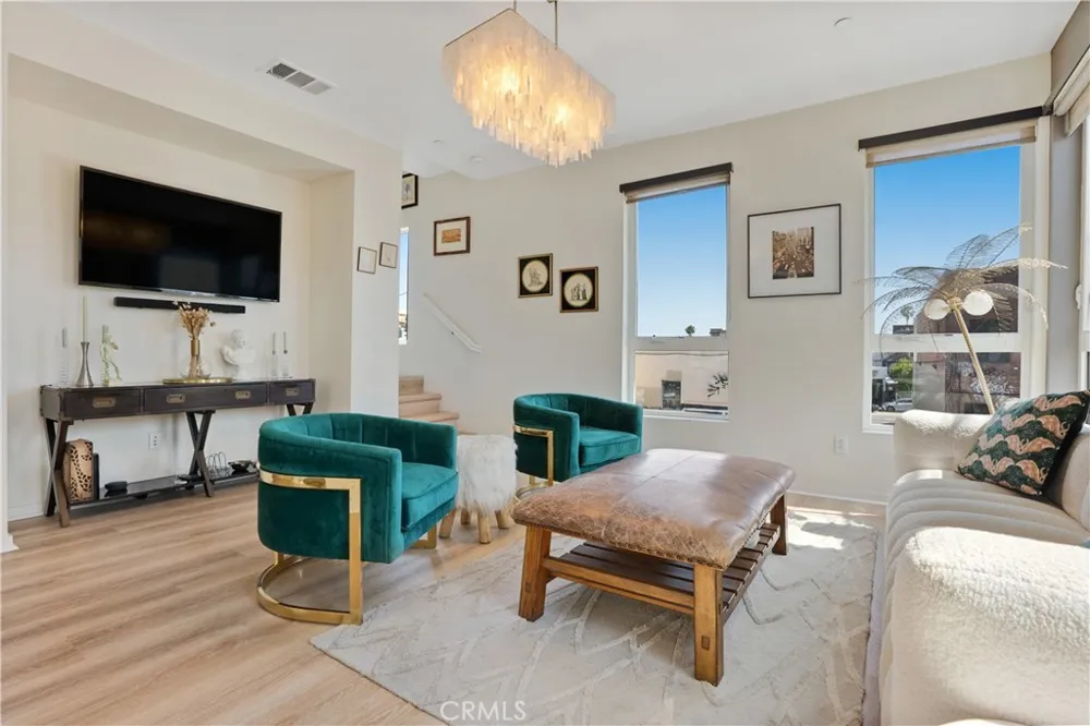 5640 Observation Los Angeles, CA 90028