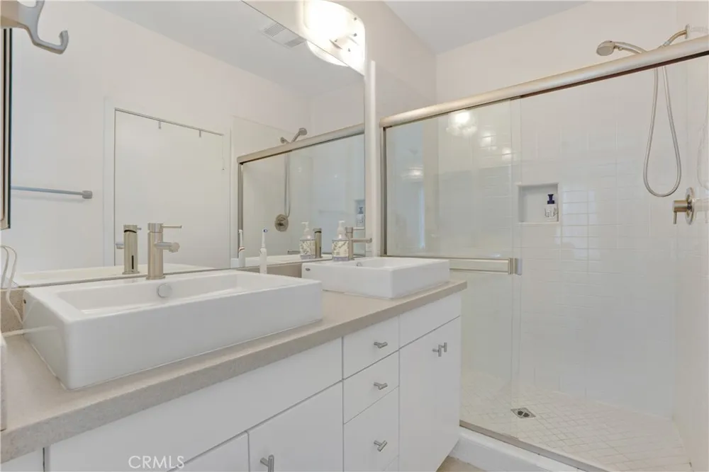 5640 Observation Los Angeles, CA 90028