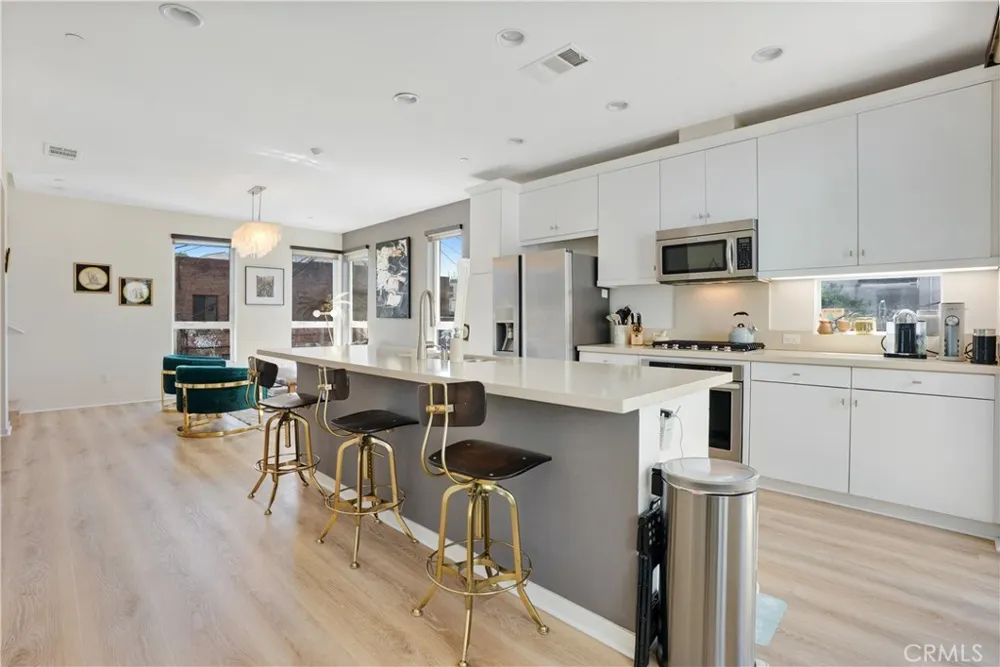5640 Observation Los Angeles, CA 90028