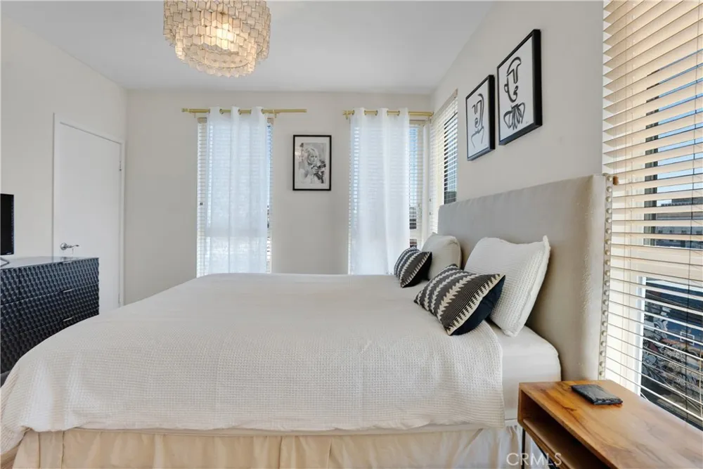 5640 Observation Los Angeles, CA 90028