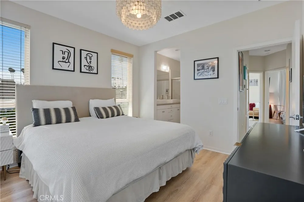 5640 Observation Los Angeles, CA 90028