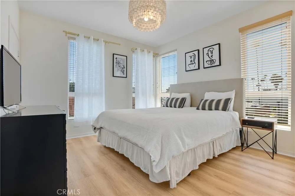 5640 Observation Los Angeles, CA 90028