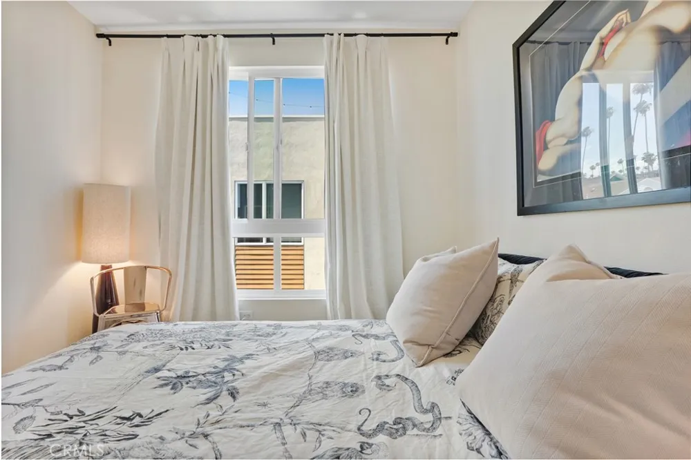 5640 Observation Los Angeles, CA 90028