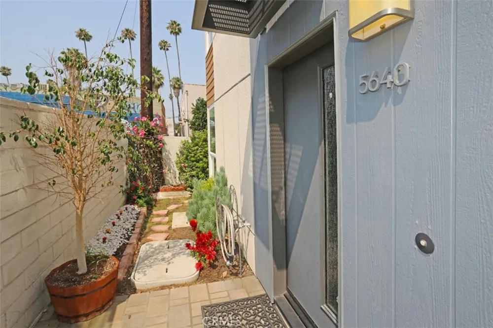 5640 Observation Los Angeles, CA 90028
