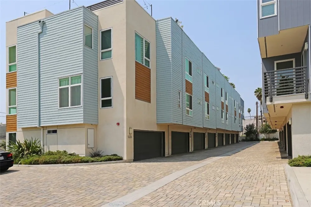 5640 Observation Los Angeles, CA 90028